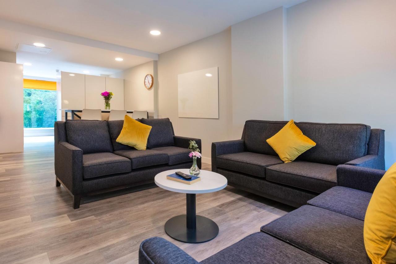 The Westwood Summer Accommodation กัลเวย์ ภายนอก รูปภาพ